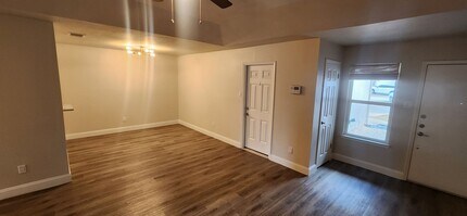 8710 Stream Cir in San Antonio, TX - Building Photo - Building Photo
