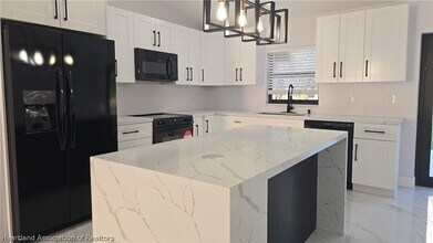 4720 Trout Ave in Sebring, FL - Foto de edificio - Building Photo