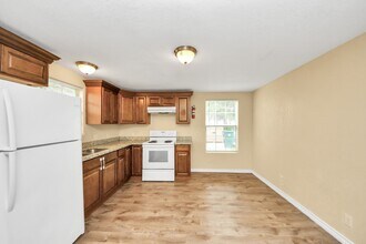 706 Harris Ave in Pasadena, TX - Building Photo - Building Photo