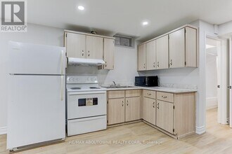 9 Belwood Blvd in Vaughan, ON - Building Photo - Building Photo
