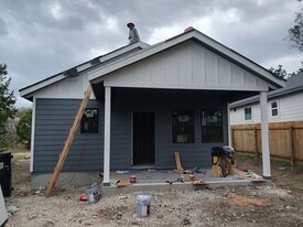 270 Ridgerock Dr in Canyon Lake, TX - Building Photo