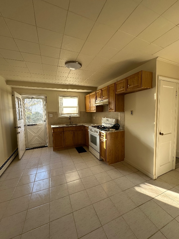 973 Ellis Pkwy in Edison, NJ - Building Photo - Building Photo