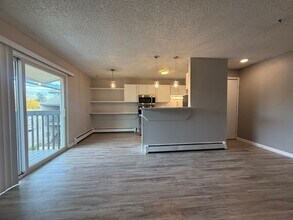 5042 El Camino Dr in Colorado Springs, CO - Foto de edificio - Building Photo