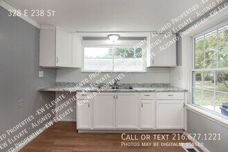 328 E 238th St in Euclid, OH - Building Photo - Building Photo