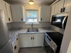 1421 Elm St in West Springfield, MA - Building Photo - Building Photo