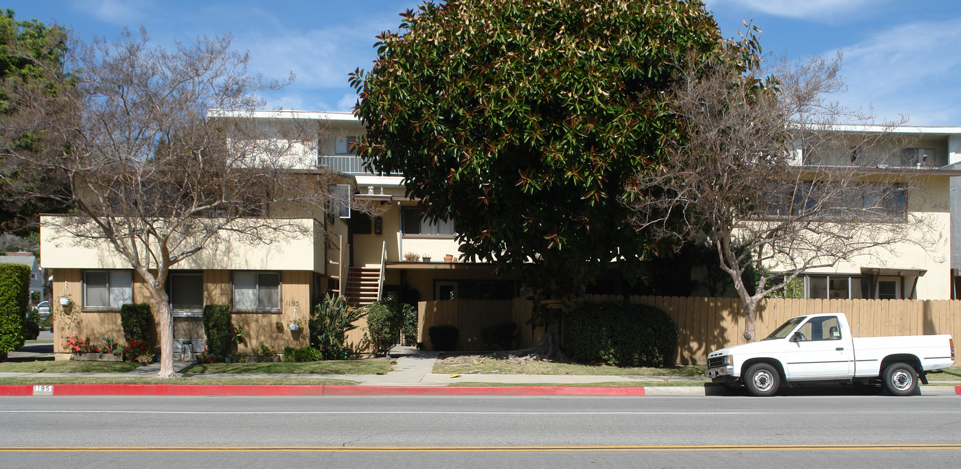 1195 Cordova St in Pasadena, CA - Building Photo