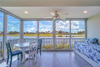 5599 NE Gulfstream Way in Stuart, FL - Foto de edificio - Building Photo