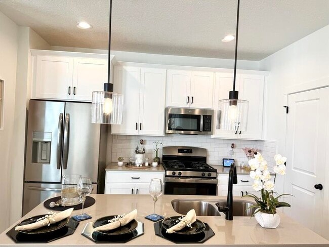 6686 W Leander Dr in South Jordan, UT - Building Photo - Building Photo