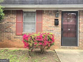 3815 Parklane Dr in Clarkston, GA - Building Photo