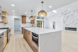 160 Vía Del Sol in Walnut Creek, CA - Building Photo - Building Photo