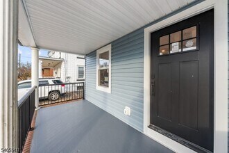 80 Anderson St in Raritan, NJ - Building Photo - Building Photo