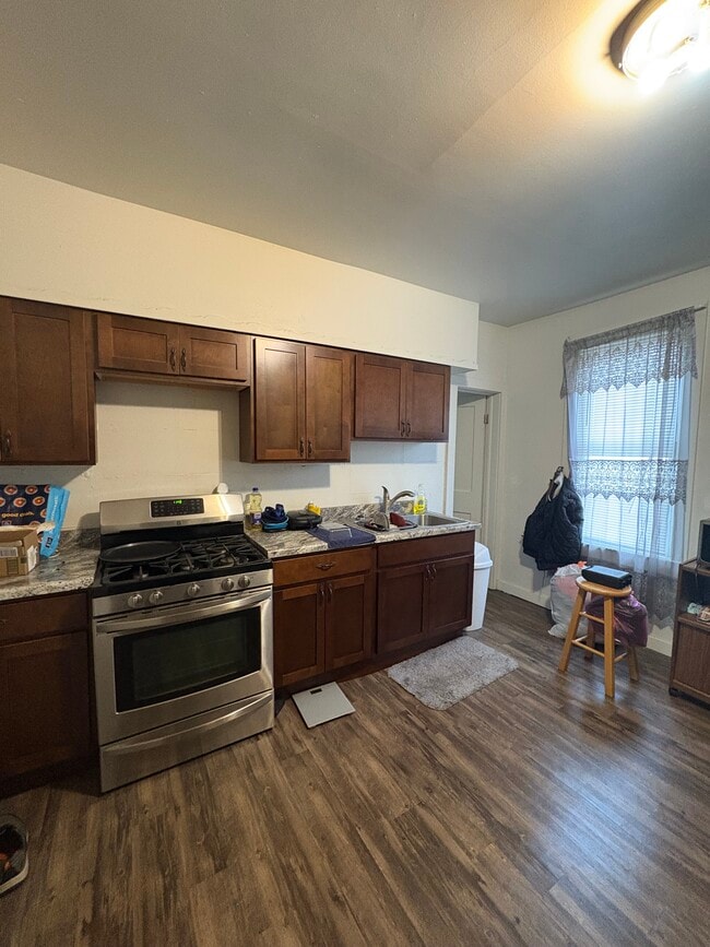 904 46th St, Unit Lower in Kenosha, WI - Building Photo - Building Photo