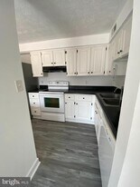 3500 Lochearn Ct in Pasadena, MD - Building Photo