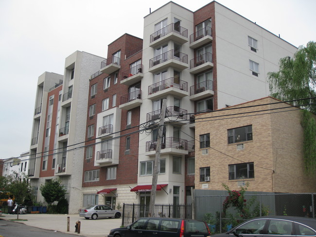 Maspeth Terrace in Brooklyn, NY - Building Photo - Building Photo