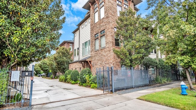 1611 Silver St in Houston, TX - Building Photo - Building Photo