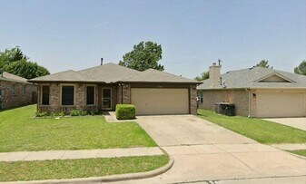 2122 Peggy's Cove in Sherman, TX - Building Photo