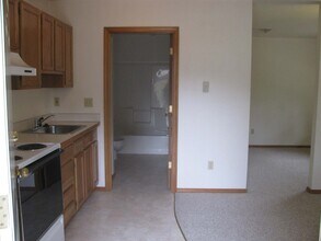 3335 Northwest Ave-Unit -3335-4 in Bellingham, WA - Building Photo - Building Photo