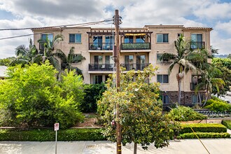 4354 Teesdale Ave in Studio City, CA - Building Photo - Building Photo