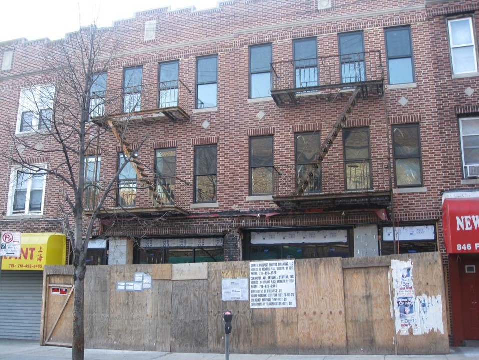 850 Franklin Ave in Brooklyn, NY - Building Photo