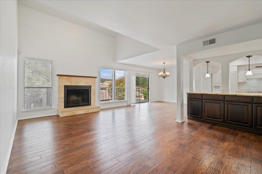 1821 Westlake Dr in Austin, TX - Building Photo