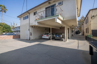 1217 S Orange Grove Ave in Los Angeles, CA - Building Photo - Building Photo