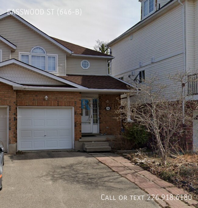 646B Basswood St in Waterloo, ON - Building Photo - Building Photo