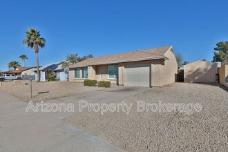 1422 W Montoya Ln in Phoenix, AZ - Building Photo - Building Photo