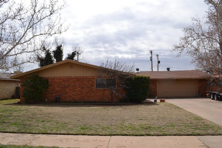 4007 49th St in Lubbock, TX - Building Photo