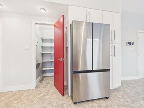 1017 N Front St in Harrisburg, PA - Building Photo - Building Photo