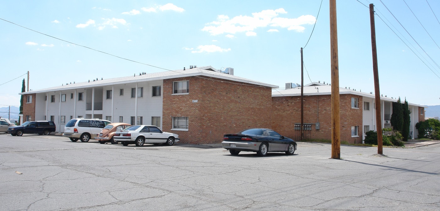 Lighthouse Apartments in El Paso, TX - Building Photo