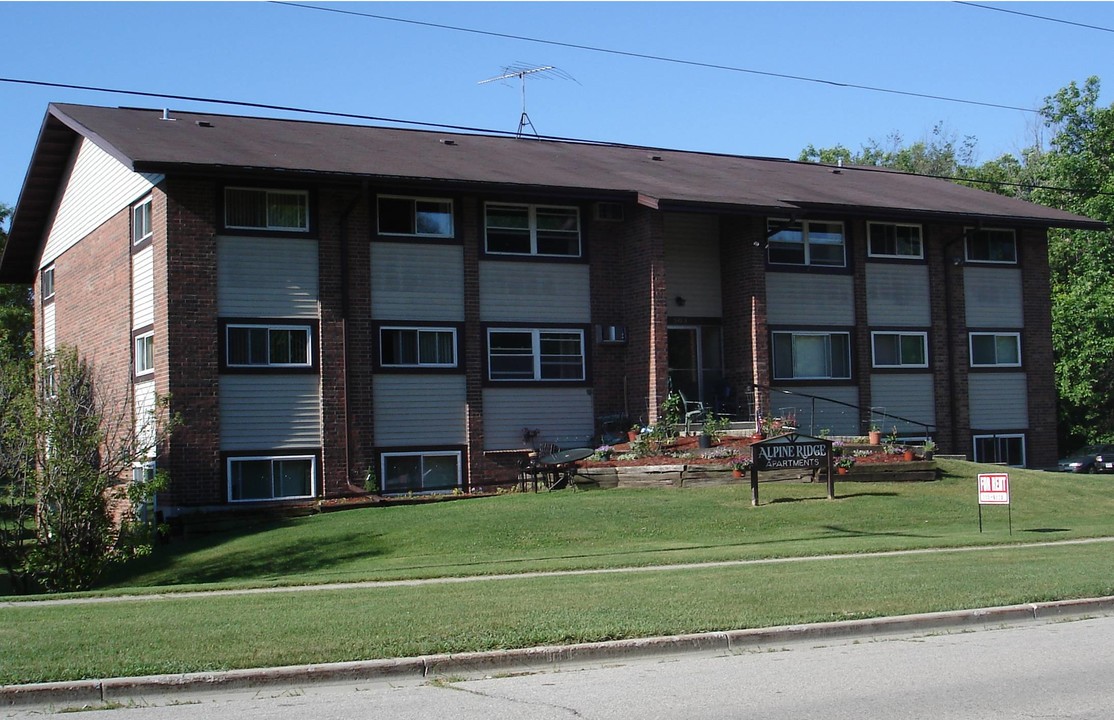 Alpine Ridge in Kewaskum, WI - Building Photo