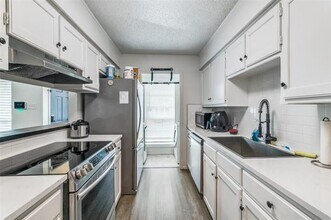 519 Gibbins Ct in Arlington, TX - Building Photo - Building Photo