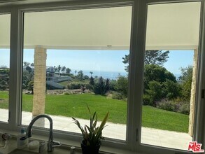 30060 Harvester Rd in Malibu, CA - Building Photo - Building Photo