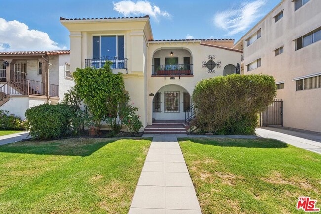 1132 S Wooster St in Los Angeles, CA - Building Photo - Building Photo