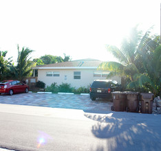 1348 Holly Heights Dr in Fort Lauderdale, FL - Building Photo - Building Photo