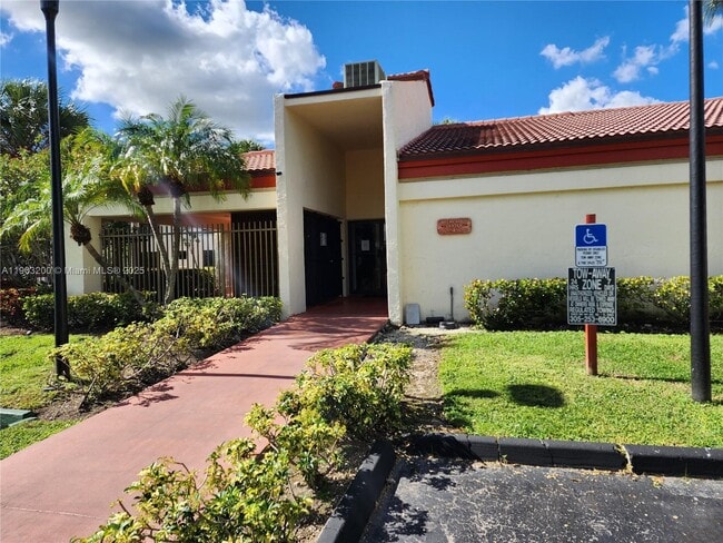 8600 SW 149th Ave in Miami, FL - Building Photo - Building Photo