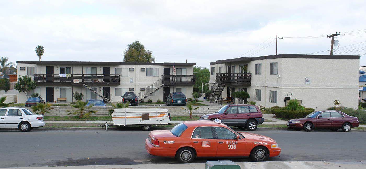 1308 Partridge Ave in El Cajon, CA - Foto de edificio