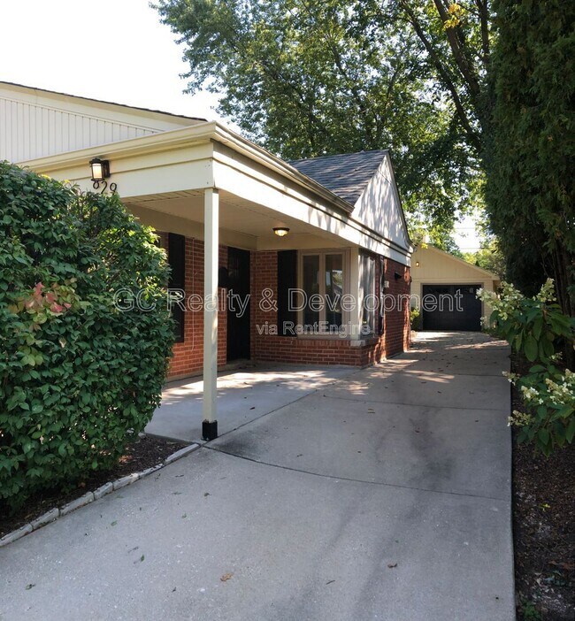 829 S Monroe St in Hinsdale, IL - Building Photo - Building Photo