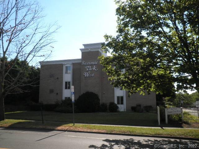 73 Park Ave in Danbury, CT - Foto de edificio
