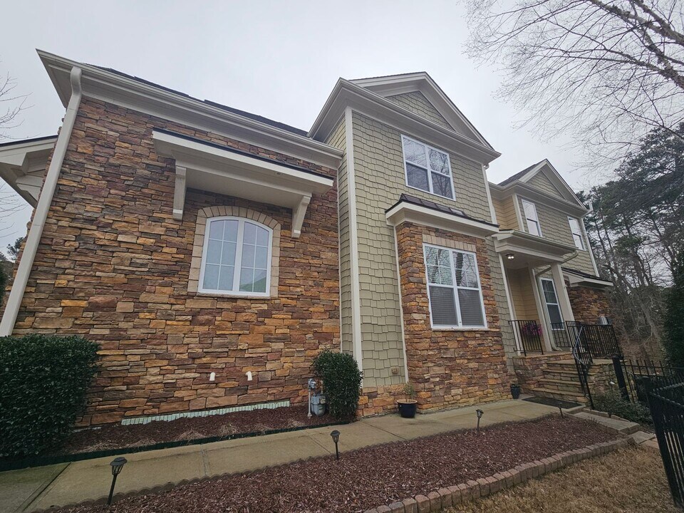 1202 Evian Ct in Apex, NC - Building Photo