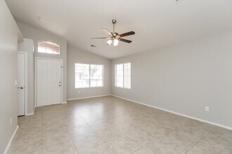 7517 E Nopal Ave in Mesa, AZ - Building Photo - Building Photo