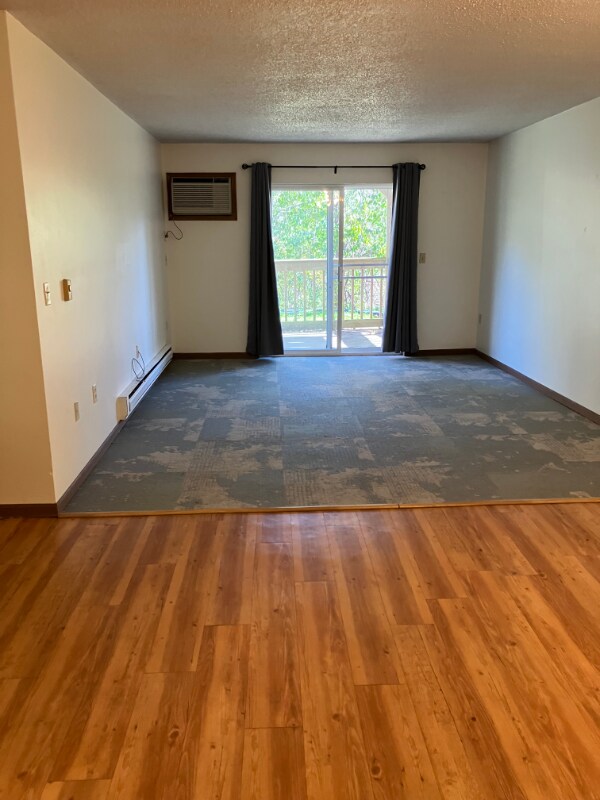 803 Roundhouse Addn in Marquette, IA - Foto de edificio - Building Photo