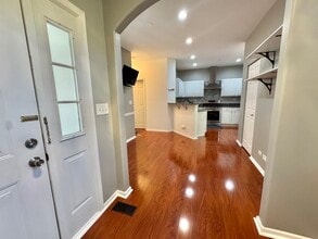 58 W Briarwood Dr in Streamwood, IL - Building Photo - Building Photo