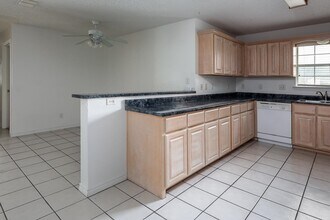 854 Lago Vista Dr in Del Rio, TX - Building Photo - Building Photo