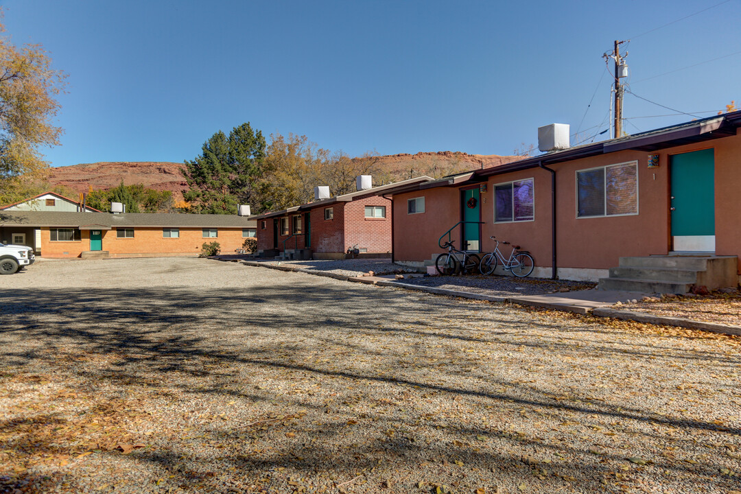 369 E 100 S in Moab, UT - Building Photo