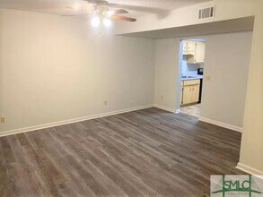 912 Pineland Ave in Hinesville, GA - Foto de edificio - Building Photo