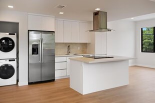 1376 SW 4th St in Miami, FL - Building Photo