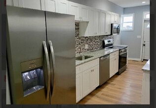 2525 E Biddle St in Baltimore, MD - Foto de edificio - Building Photo