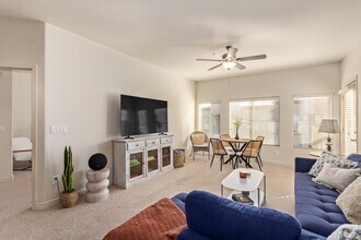 5450 E Deer Valley Dr, Unit 4199 in Phoenix, AZ - Foto de edificio - Building Photo