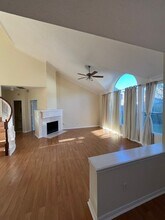 12211 Meadow Park Ct in Stafford, TX - Building Photo - Building Photo